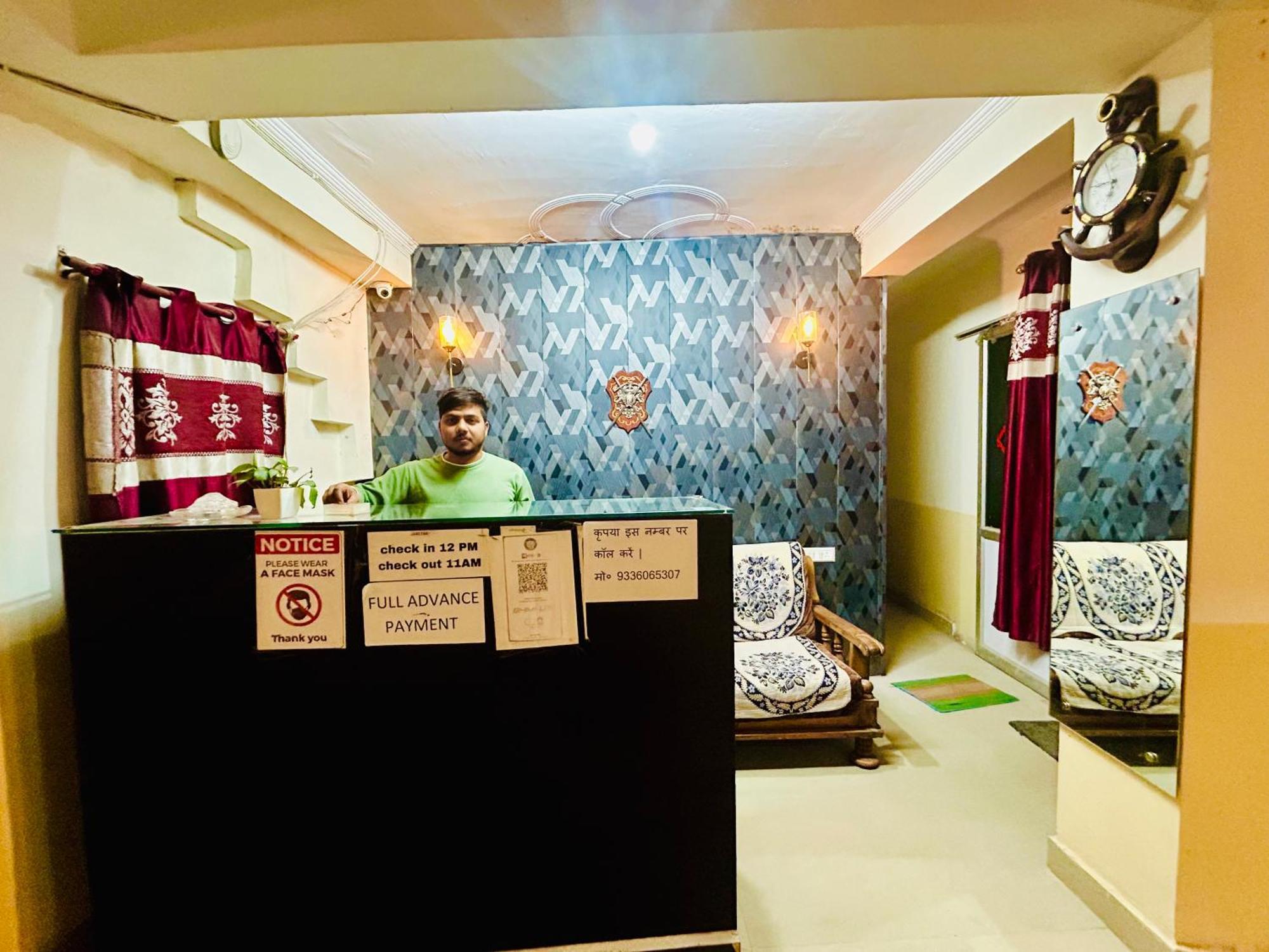 Sainik Guest House 500Mtr From Medanta Hospital لاكناو المظهر الخارجي الصورة